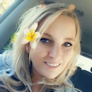 Meet your Posher, Carrie